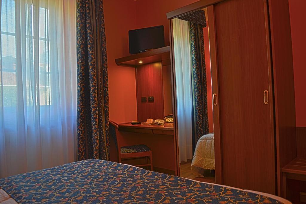 Albergo Italia Varallo Zimmer foto