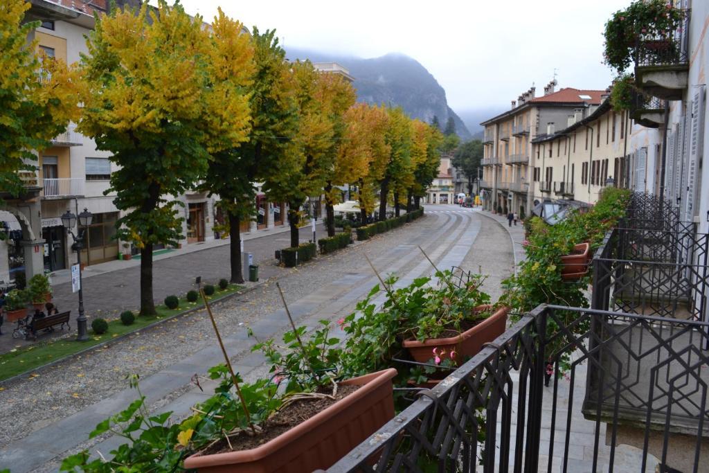 Albergo Italia Varallo Exterior foto